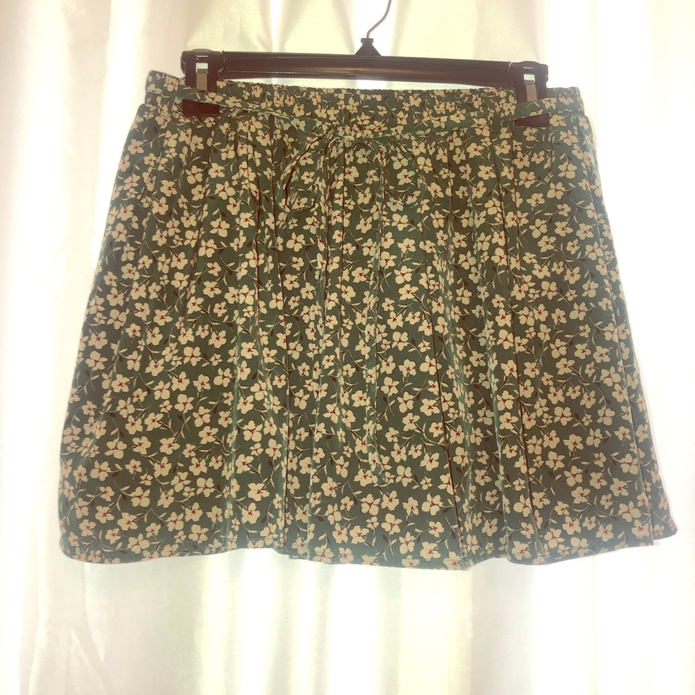 Floral Print Green Skirt.
